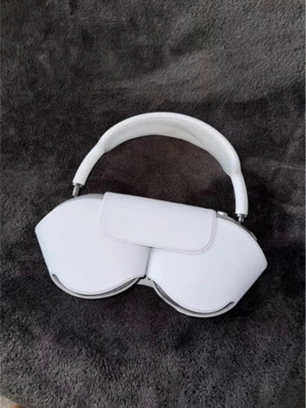 Apple White Over-Ear Headphones with Cushioned Headband